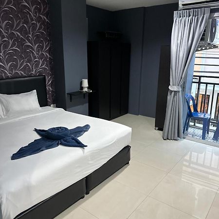 Central Perk Hotel Patong Zewnętrze zdjęcie