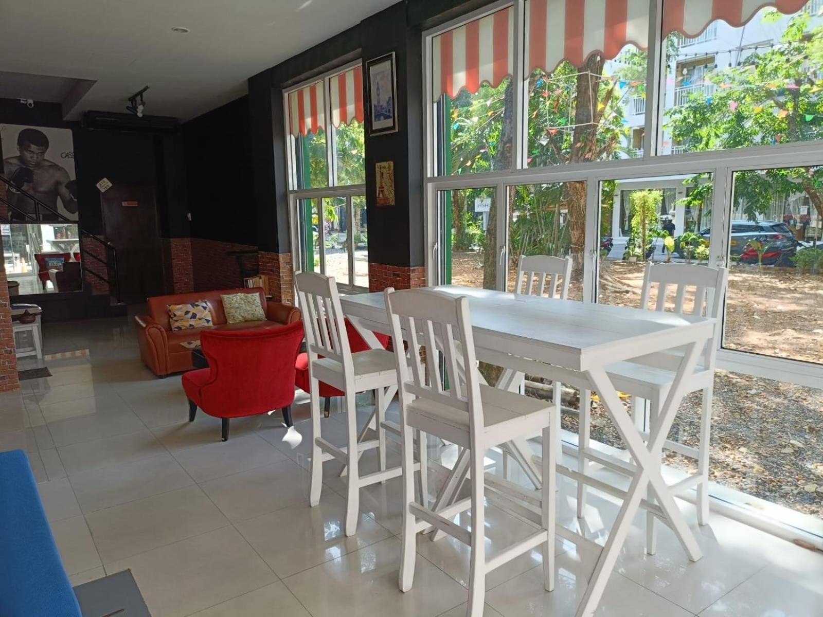 Central Perk Hotel Patong Zewnętrze zdjęcie